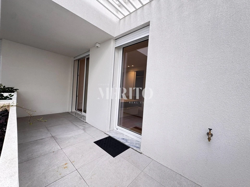 Apartamento para Venda em Urgezes Foto 3