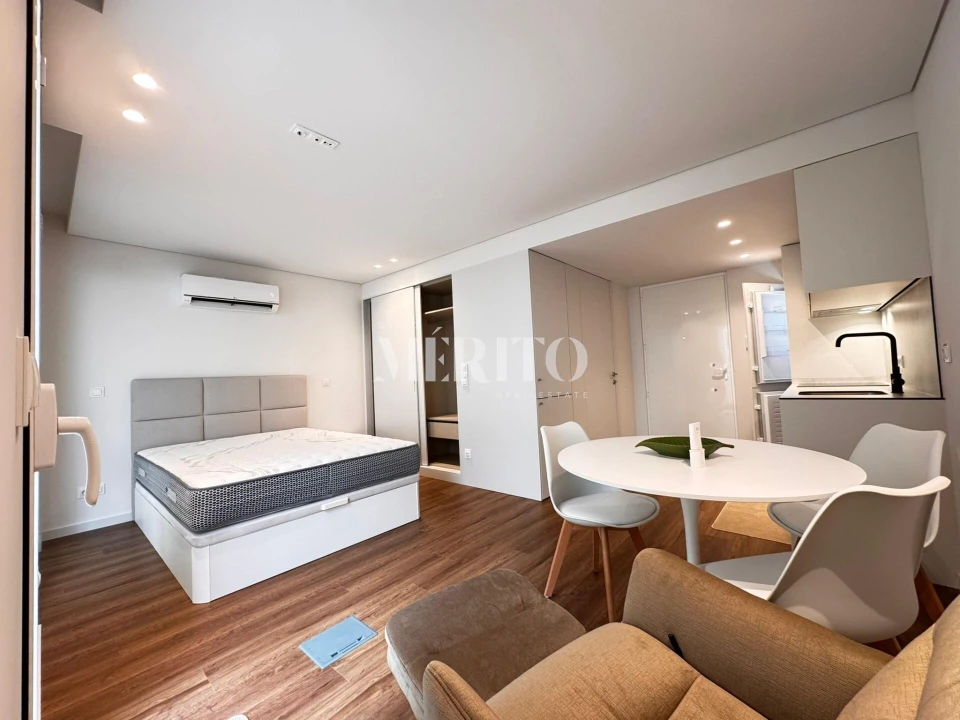 Apartamento para Venda em Urgezes Foto 6