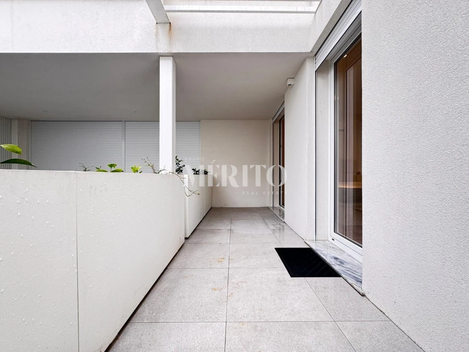 Apartamento para Venda em Urgezes Foto 2