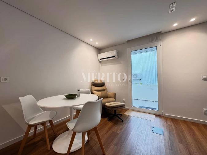 Apartamento para Venda em Urgezes Foto 11