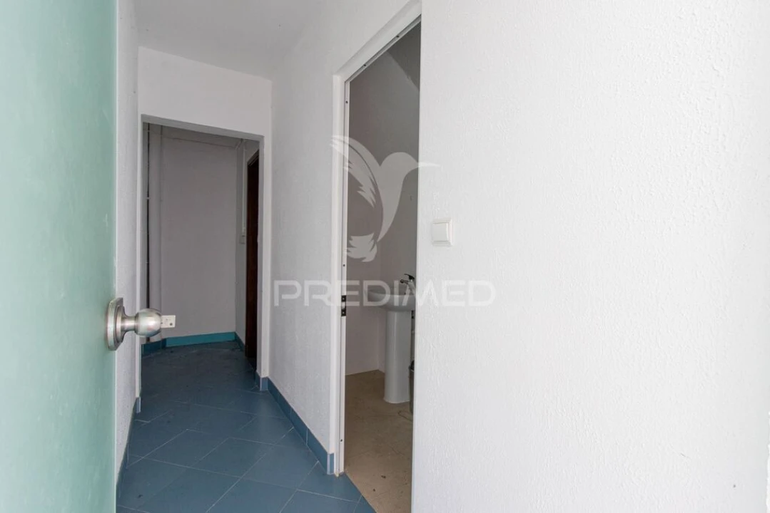 Armazém para Arrendamento em Santa Maria e São Miguel, São Martinho, São Pedro Penaferrim Foto 10