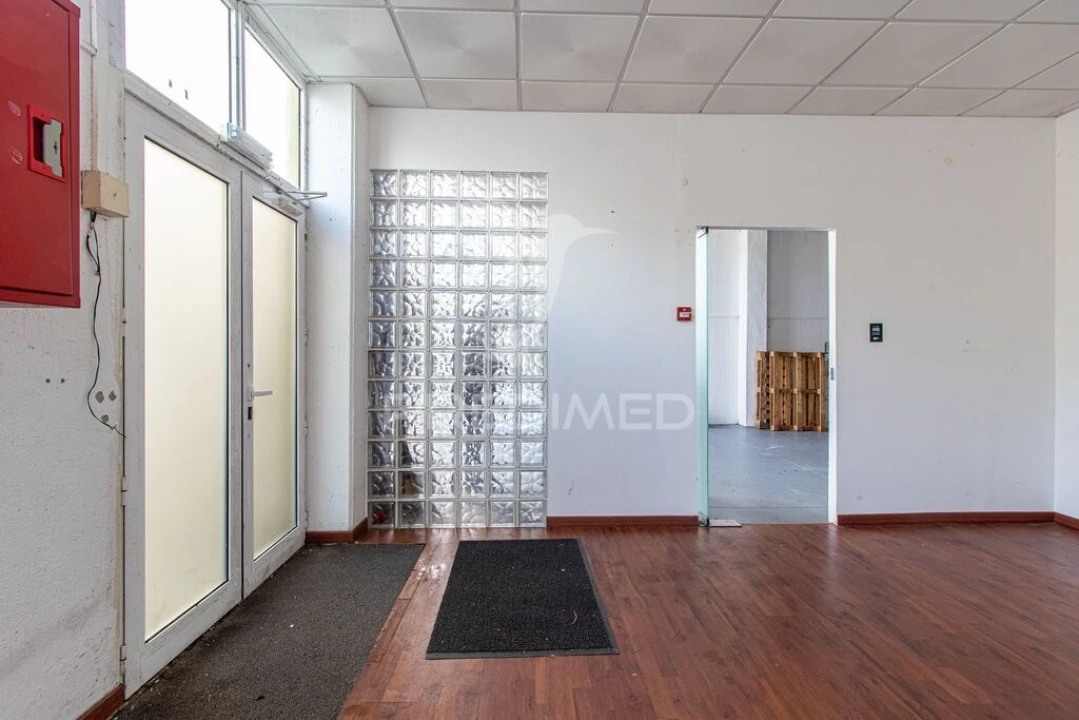 Armazém para Arrendamento em Santa Maria e São Miguel, São Martinho, São Pedro Penaferrim Foto 8