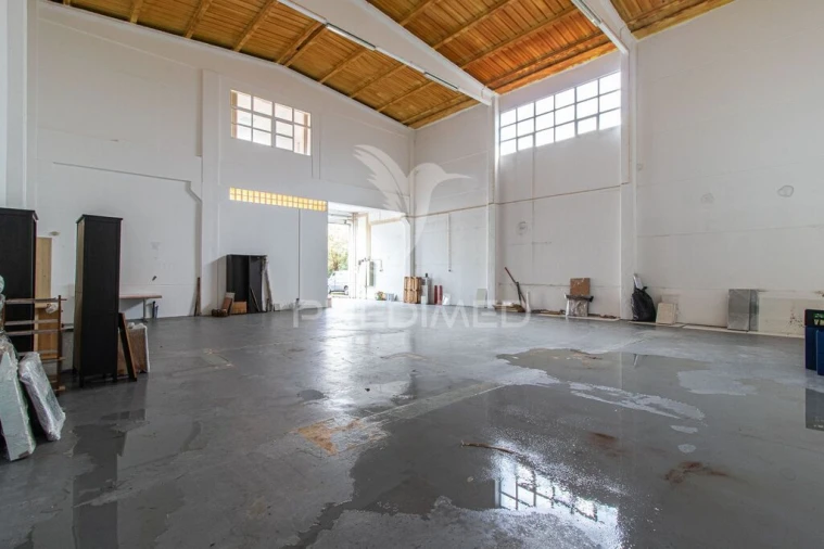 Armazém para Arrendamento em Santa Maria e São Miguel, São Martinho, São Pedro Penaferrim Foto 4