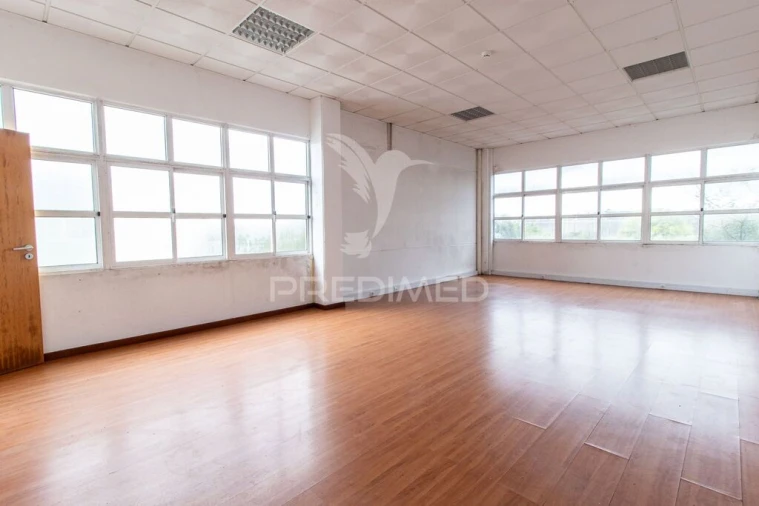 Armazém para Arrendamento em Santa Maria e São Miguel, São Martinho, São Pedro Penaferrim Foto 14