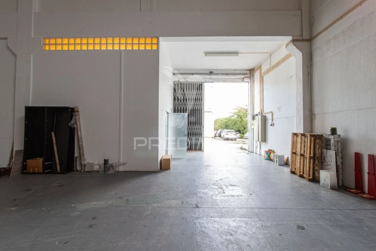 Armazém para Arrendamento em Santa Maria e São Miguel, São Martinho, São Pedro Penaferrim Foto 5