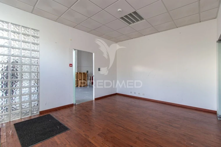 Armazém para Arrendamento em Santa Maria e São Miguel, São Martinho, São Pedro Penaferrim Foto 7