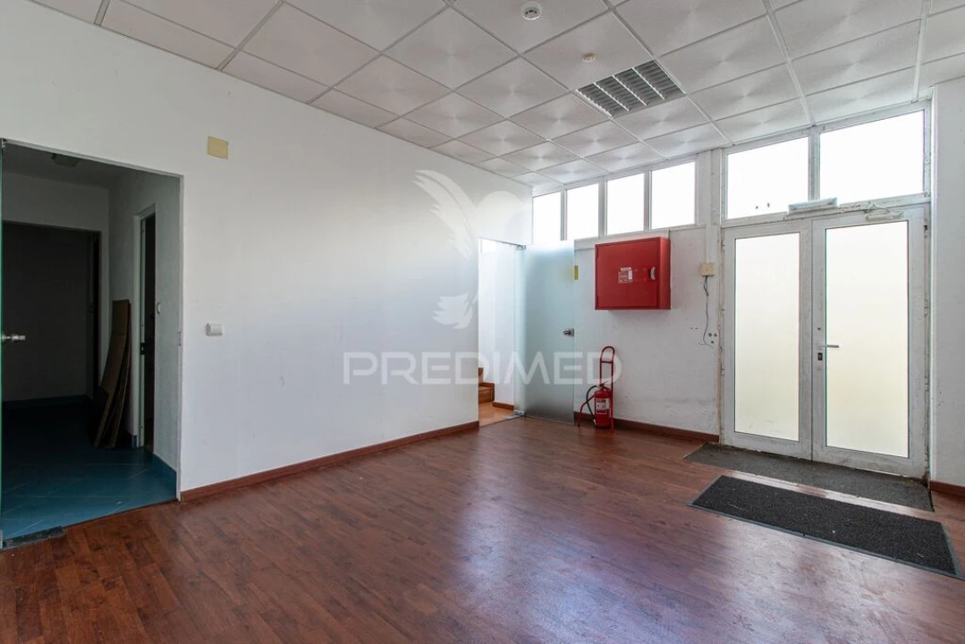 Armazém para Arrendamento em Santa Maria e São Miguel, São Martinho, São Pedro Penaferrim Foto 9