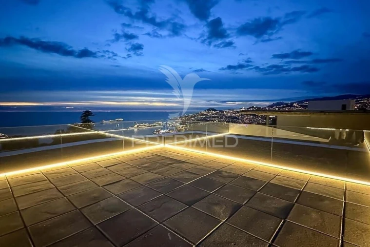 Moradia T4 para Venda em Funchal (São Pedro) Foto 6