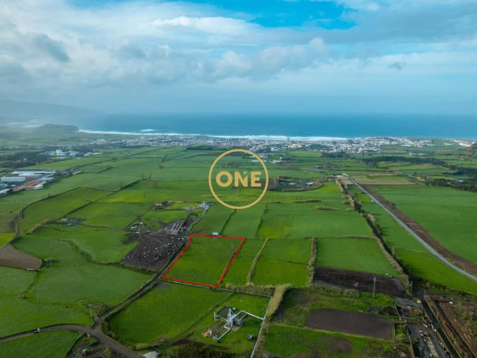 Terreno para Venda em Ribeira Grande (Conceição)