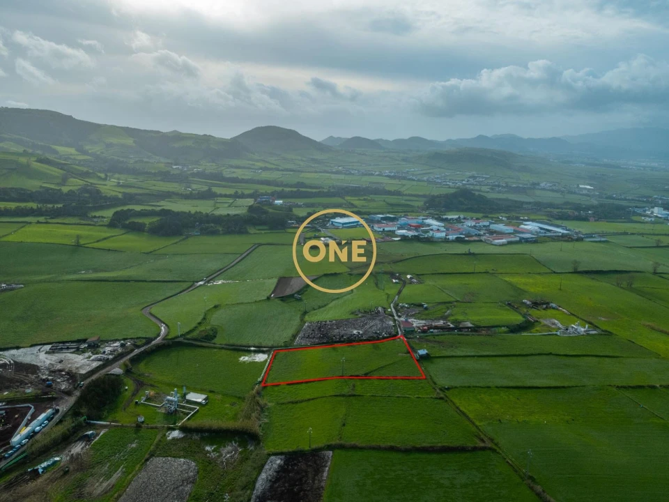 Terreno para Venda em Ribeira Grande (Conceição) Foto 2