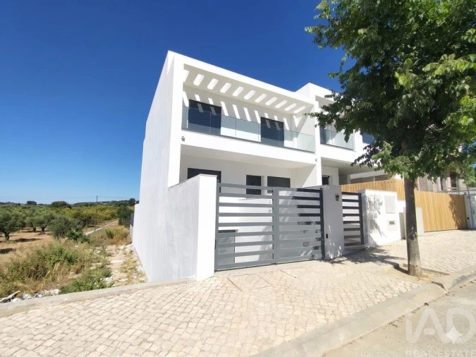 Moradia T3 para Venda em Tavira (Santa Maria e Santiago) Foto 2