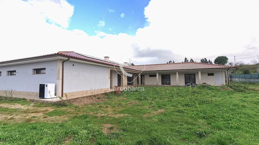 Moradia T3 para Venda em Monte Redondo Foto 4