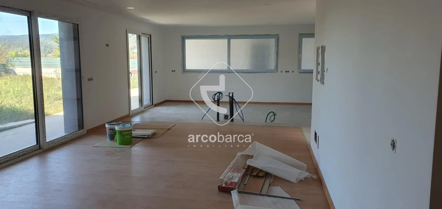 Moradia T3 para Venda em Monte Redondo Foto 22