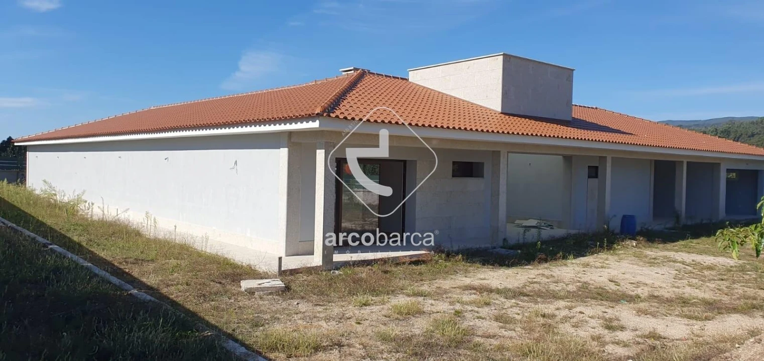 Moradia T3 para Venda em Monte Redondo Foto 18