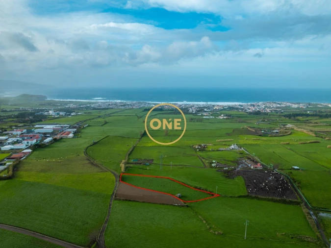 Terreno para Venda em Ribeira Grande (Conceição) Foto 1