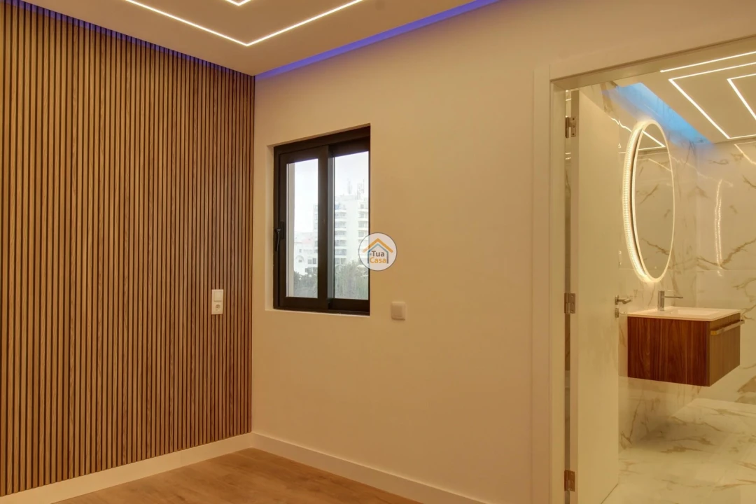 Apartamento T2 para Venda em Quarteira Foto 9