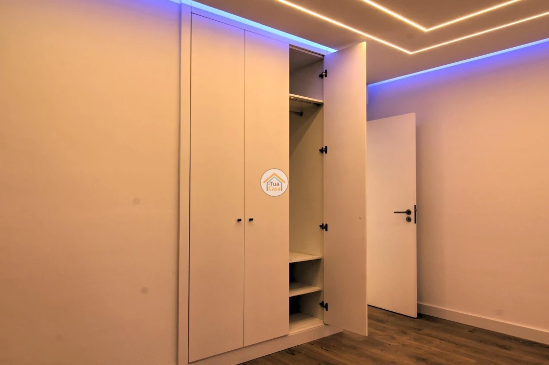 Apartamento T2 para Venda em Quarteira Foto 11