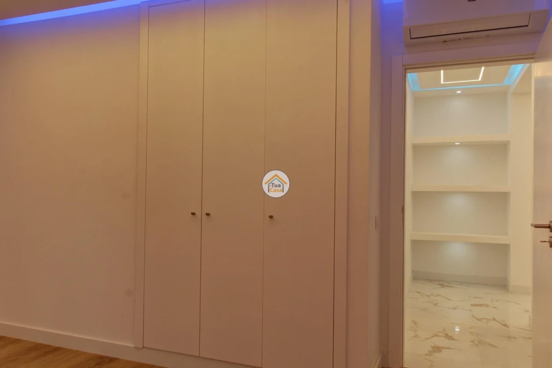 Apartamento T2 para Venda em Quarteira Foto 8