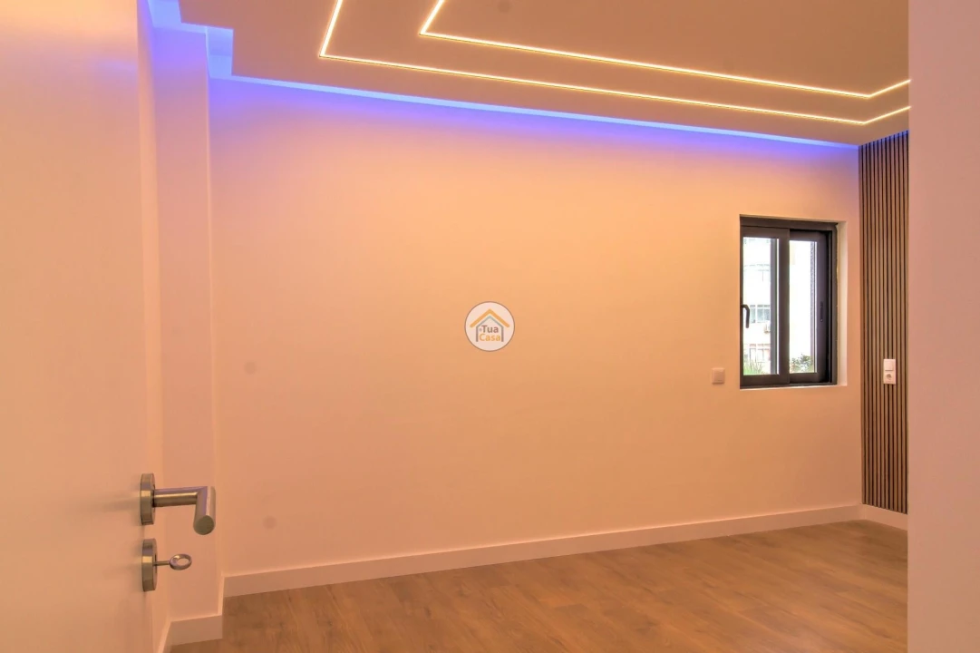 Apartamento T2 para Venda em Quarteira Foto 4