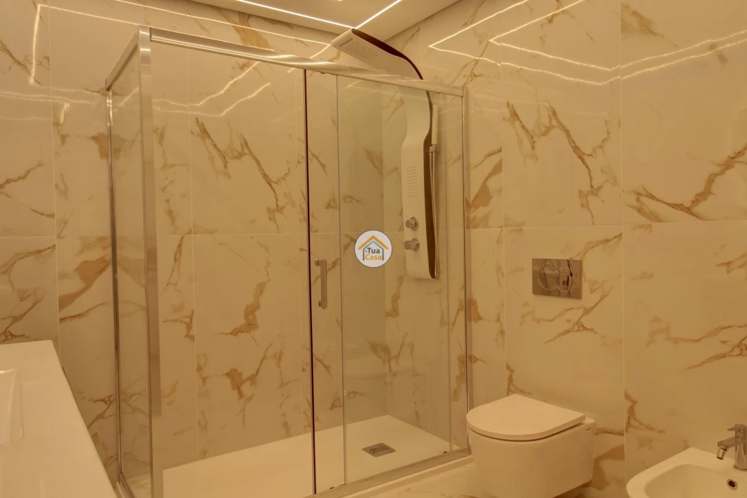 Apartamento T2 para Venda em Quarteira Foto 16