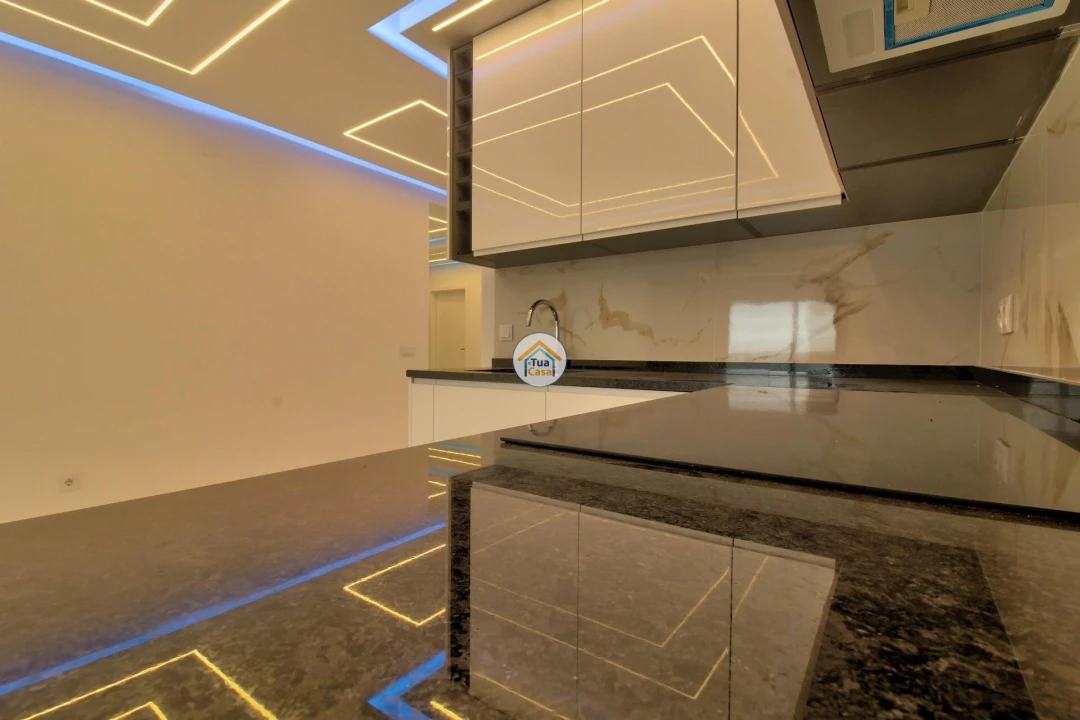 Apartamento T2 para Venda em Quarteira Foto 32