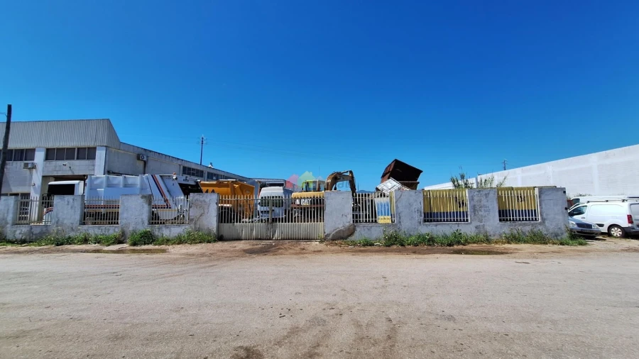 Armazém para Venda em Alhos Vedros