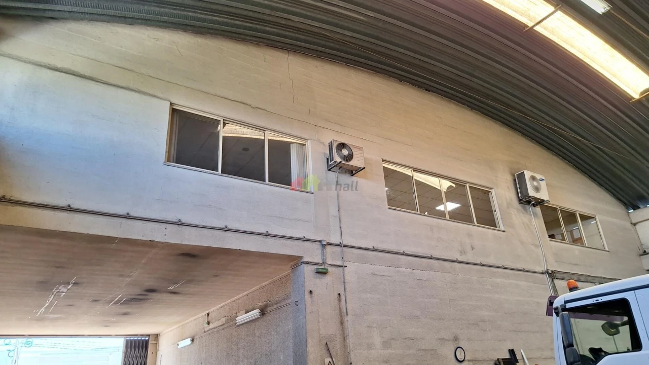 Armazém para Venda em Alhos Vedros Foto 2