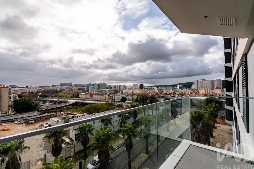 Apartamento T1 para Venda em Avenidas Novas Foto 11