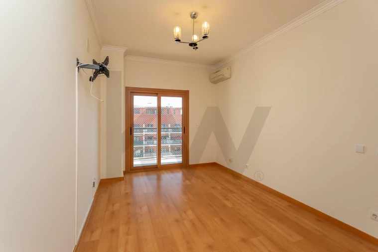 Apartamento T2 para Arrendamento em Odivelas Foto 26
