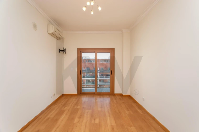 Apartamento T2 para Arrendamento em Odivelas Foto 20