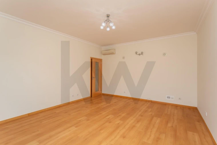 Apartamento T2 para Arrendamento em Odivelas Foto 16