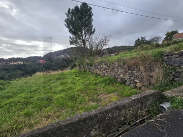 Moradia T4 para Venda em Santa Cruz