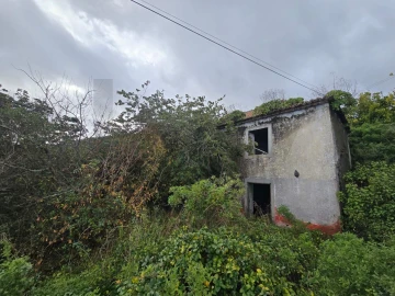 Moradia T4 para Venda em Santa Cruz