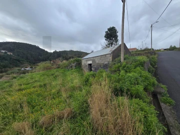 Moradia T4 para Venda em Santa Cruz
