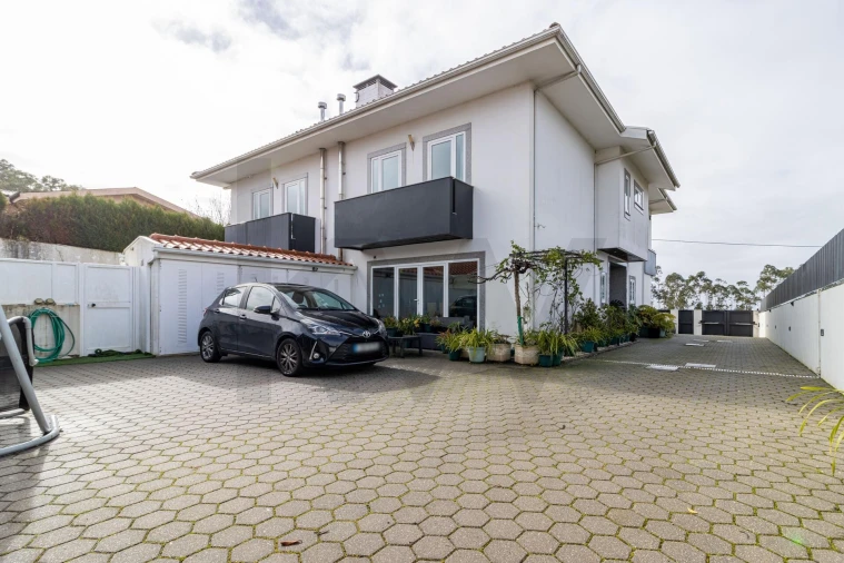 Moradia T3 para Venda em Santa Maria da Feira, Travanca, Sanfins e Espargo Foto 2