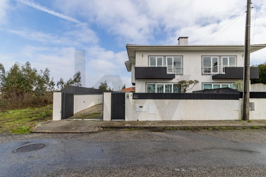 Moradia T3 para Venda em Santa Maria da Feira, Travanca, Sanfins e Espargo Foto 1