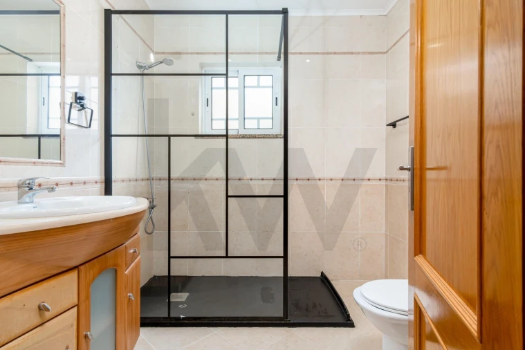 Moradia T3 para Venda em Fernao Ferro Foto 33