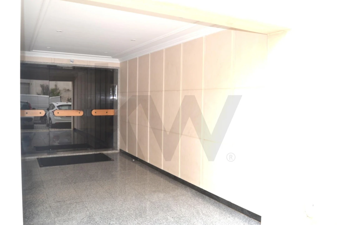 Apartamento T2 para Arrendamento em Carcavelos e Parede Foto 19