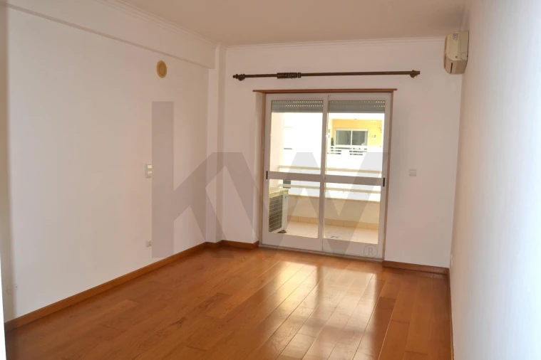 Apartamento T2 para Arrendamento em Carcavelos e Parede Foto 7