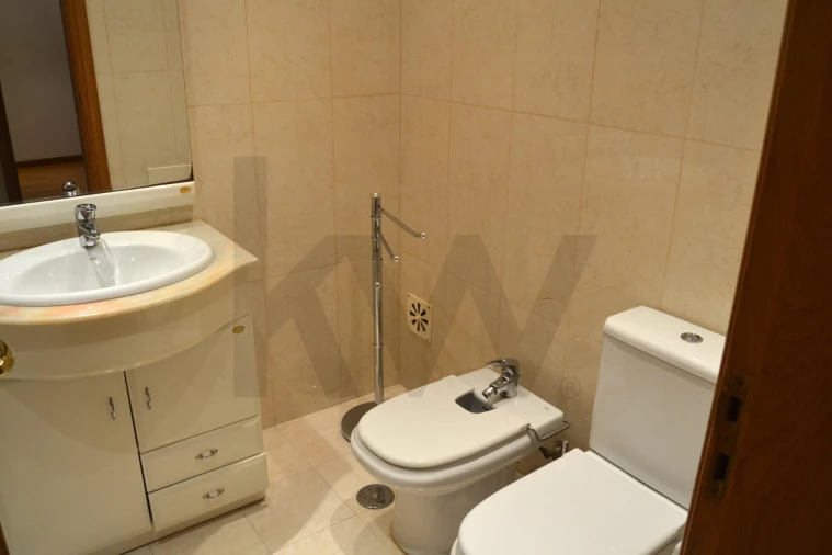 Apartamento T2 para Arrendamento em Carcavelos e Parede Foto 13