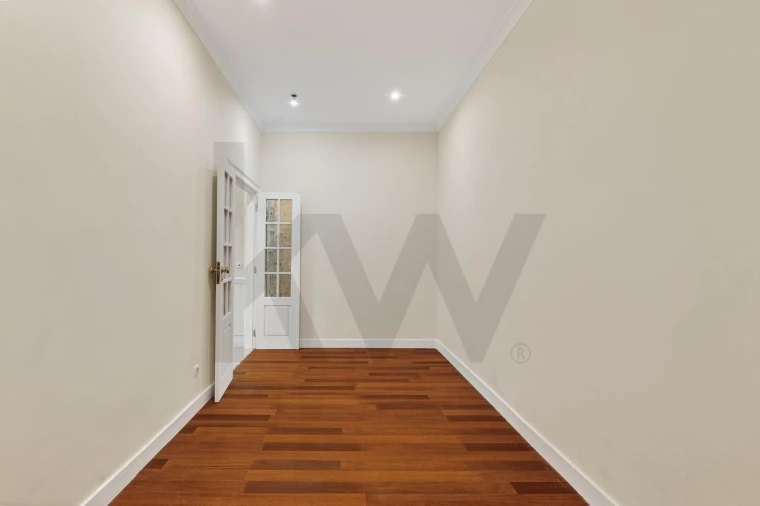 Apartamento T3 para Arrendamento em Campo de Ourique Foto 11