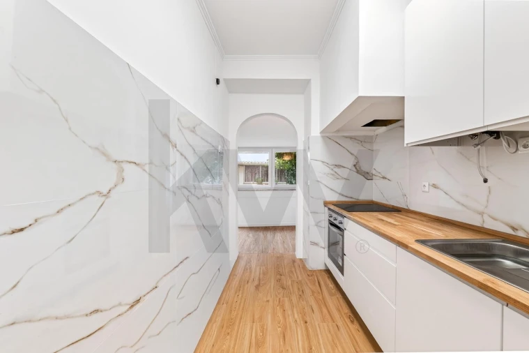 Apartamento T3 para Arrendamento em Campo de Ourique Foto 3