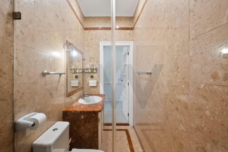 Apartamento T3 para Arrendamento em Campo de Ourique Foto 24