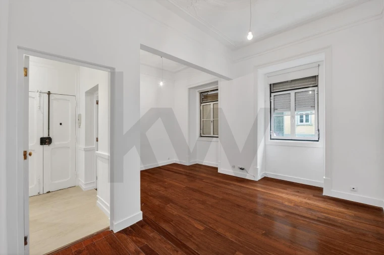 Apartamento T3 para Arrendamento em Campo de Ourique Foto 4