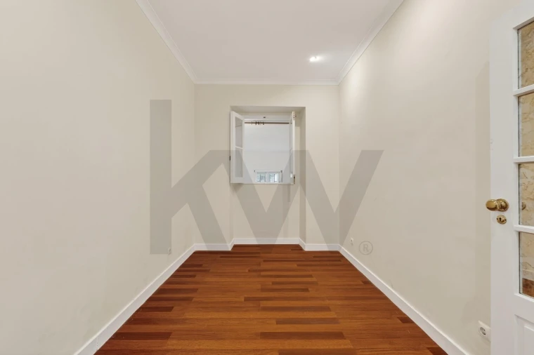 Apartamento T3 para Arrendamento em Campo de Ourique Foto 10