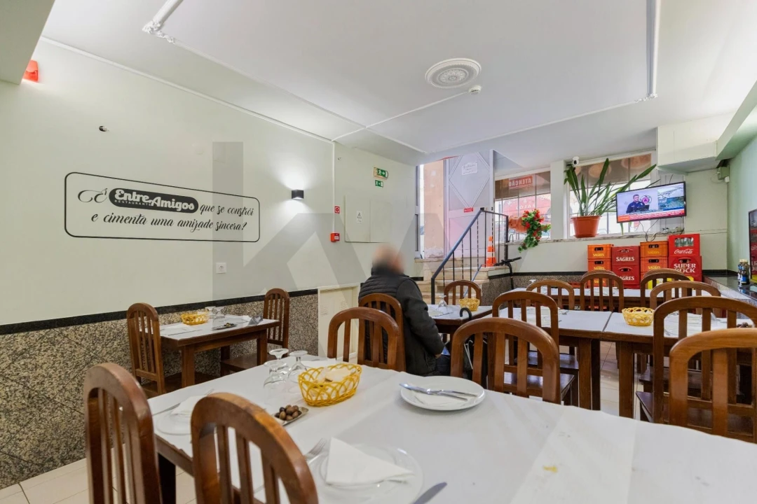 Loja para Venda em Almada, Cova da Piedade, Pragal e Cacilhas Foto 17