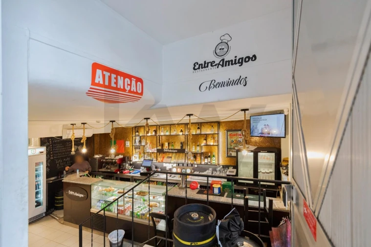 Loja para Venda em Almada, Cova da Piedade, Pragal e Cacilhas Foto 3