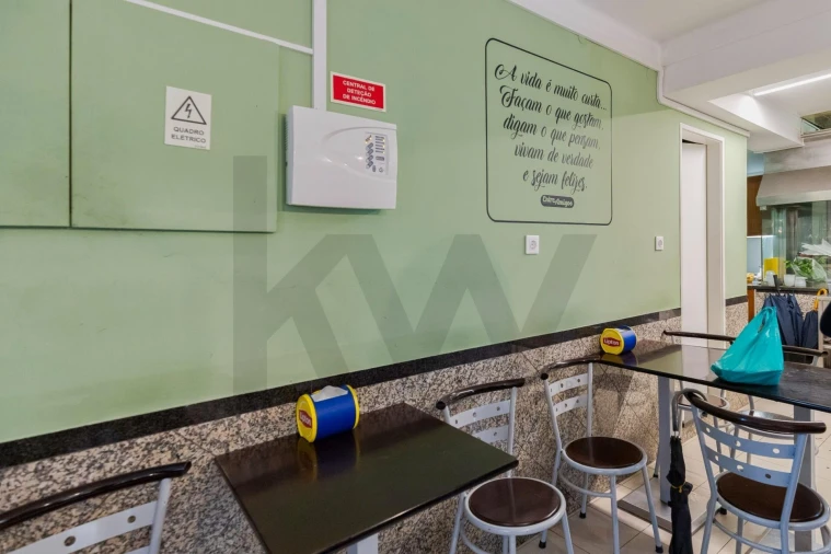 Loja para Venda em Almada, Cova da Piedade, Pragal e Cacilhas Foto 9