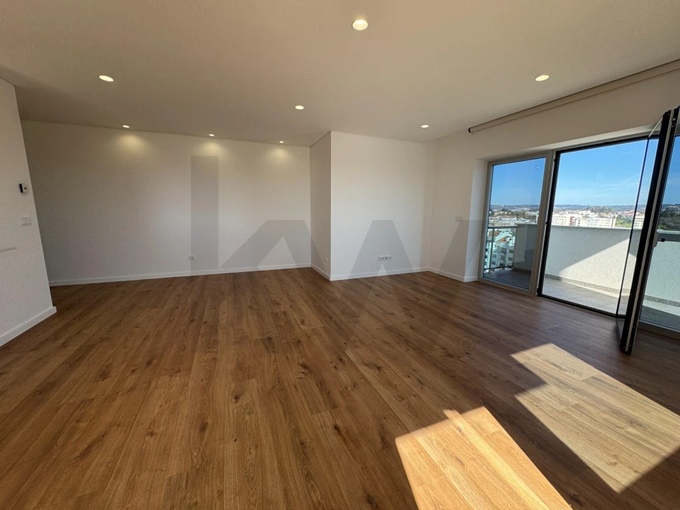 Apartamento T3 para Arrendamento em Viseu Foto 7