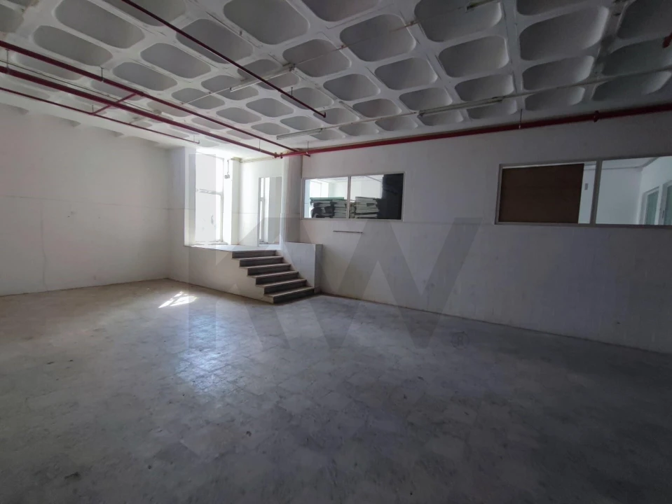 Armazém para Venda em Sacavém e Prior Velho Foto 12